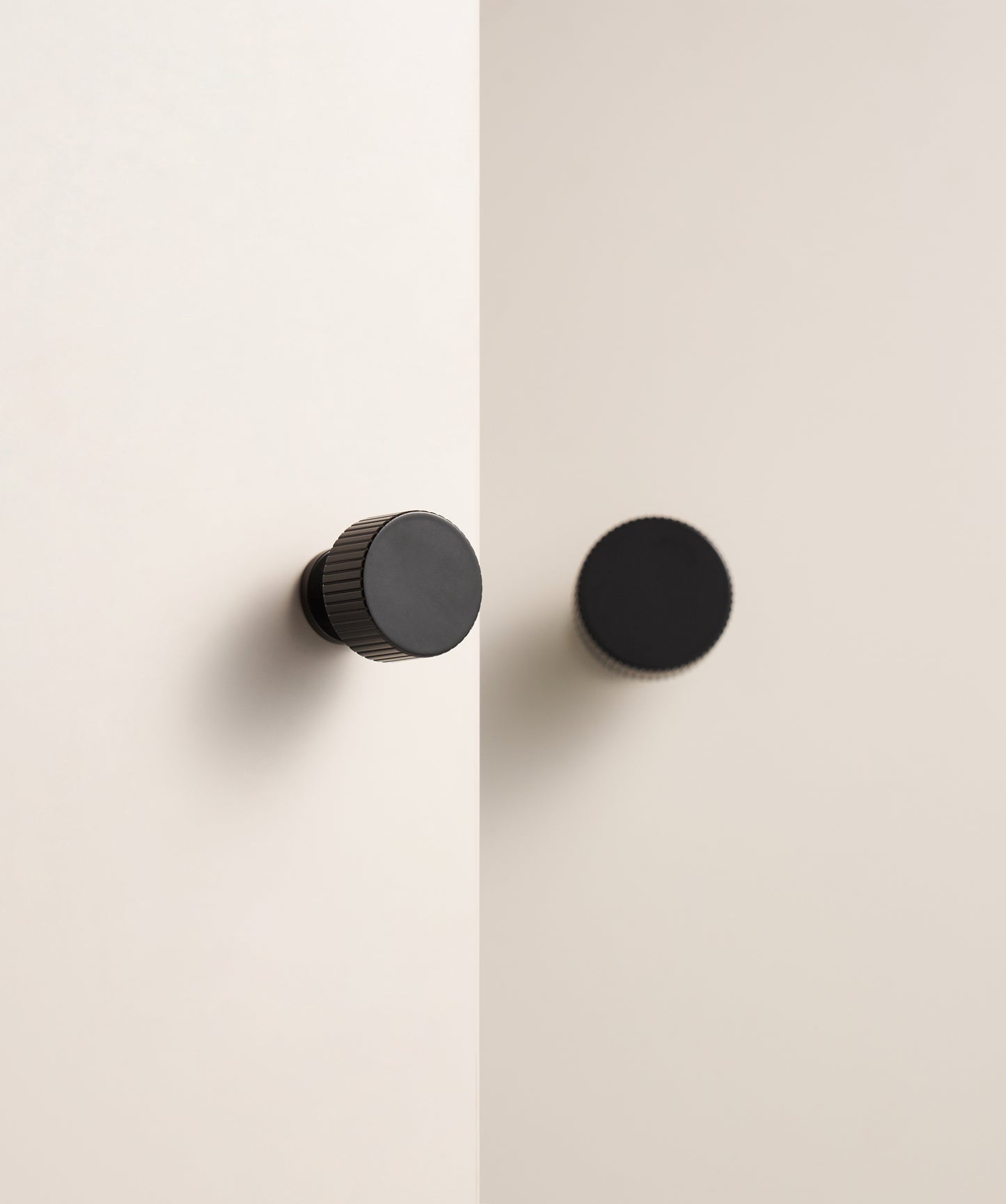 Linear Solid Brass Knob | Black