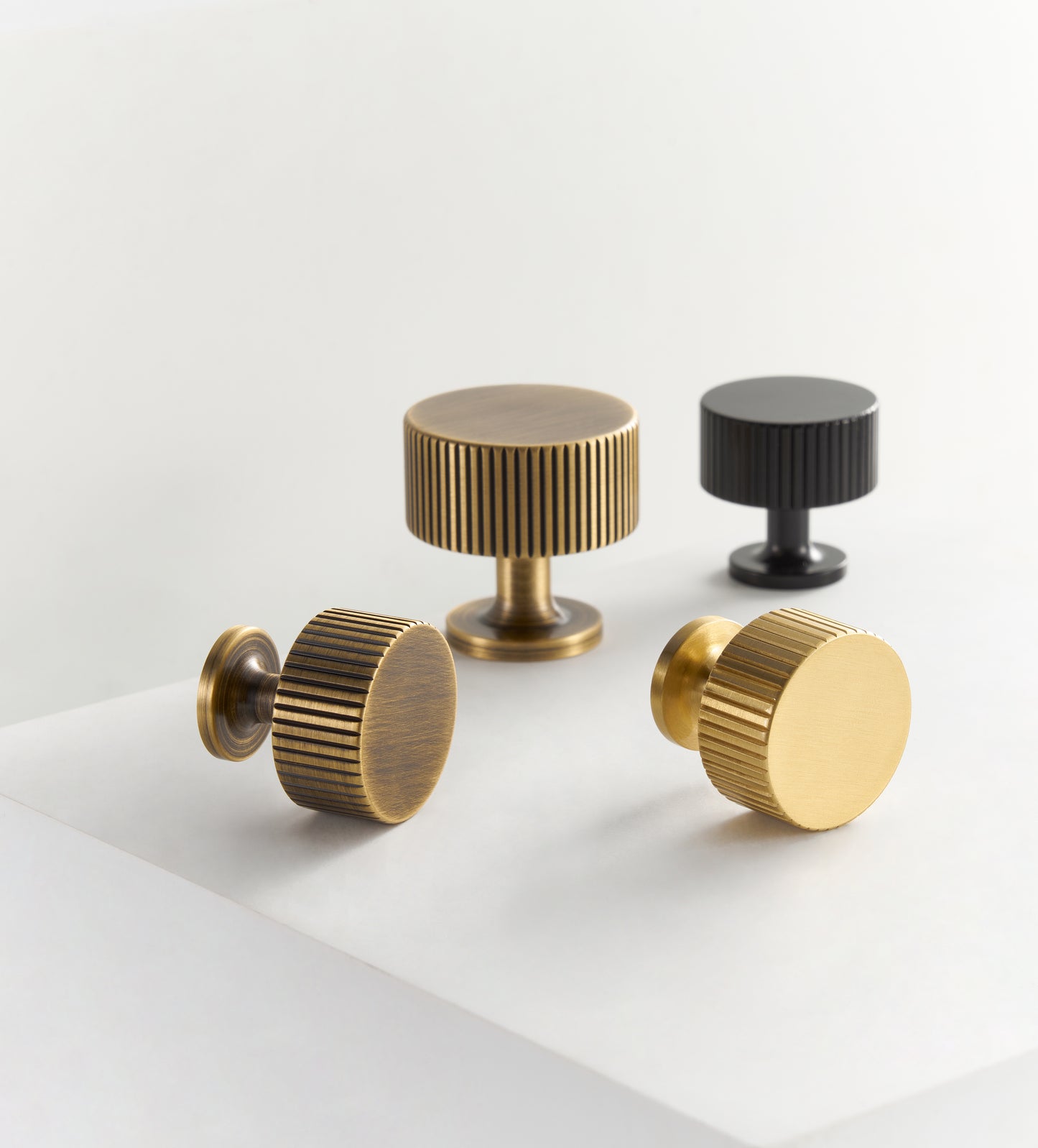 Linear Solid Brass Knob | Black