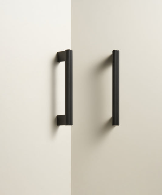 Linear Handle | Black