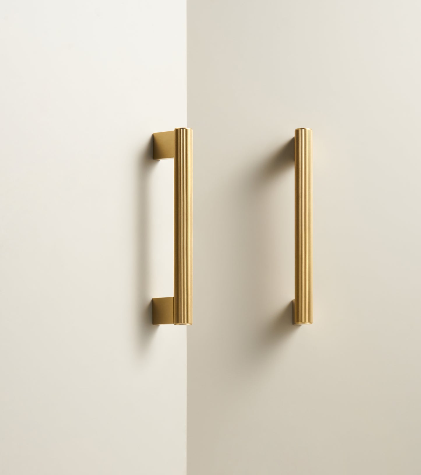 Linear Handle | Brass