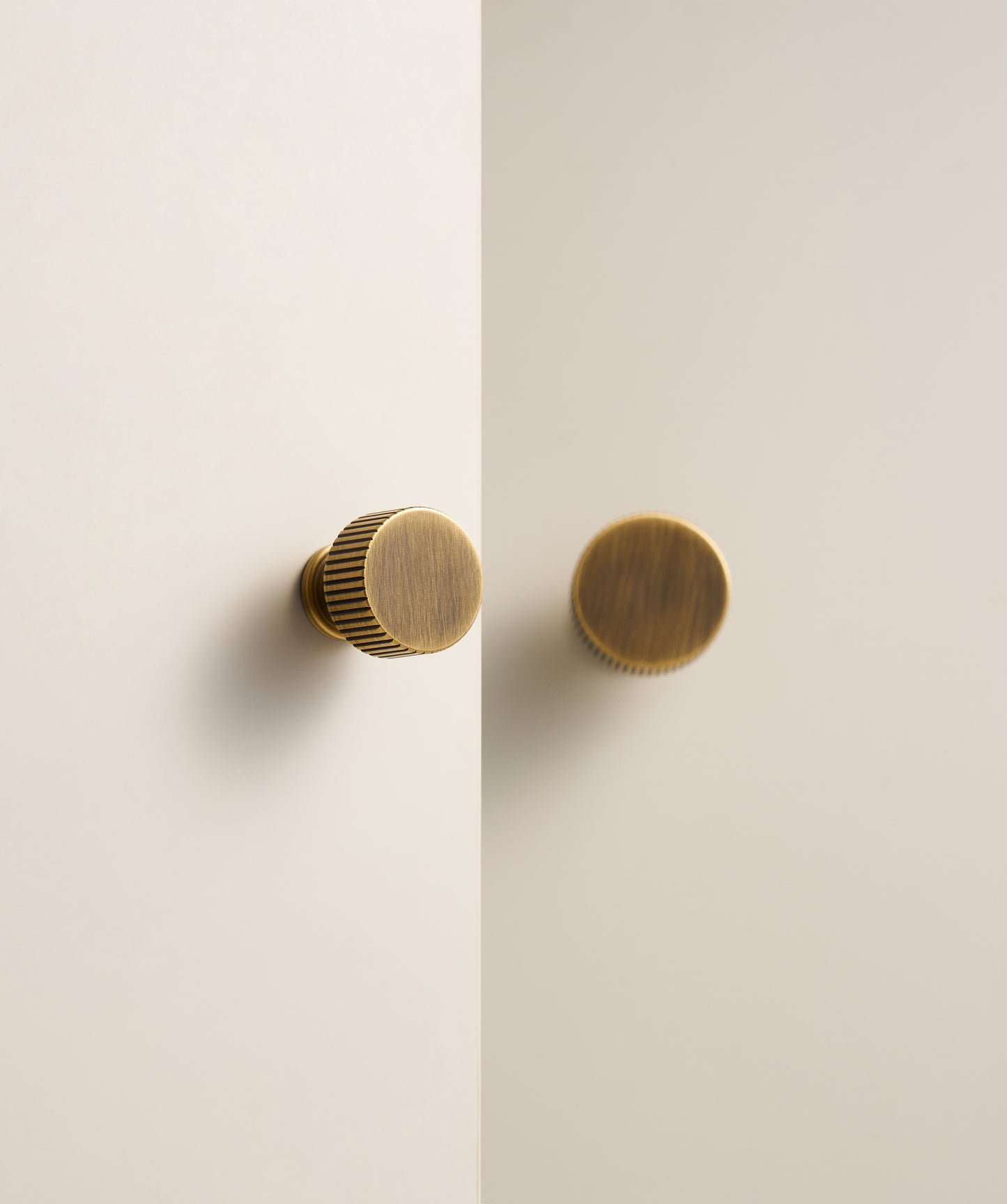 Linear Solid Brass Knob | Bronze